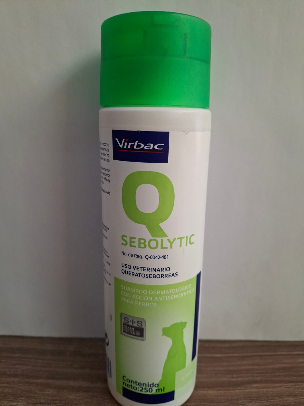 SEBOLYTIC Shampoo Dermatológico con acción antiseborreica para perros